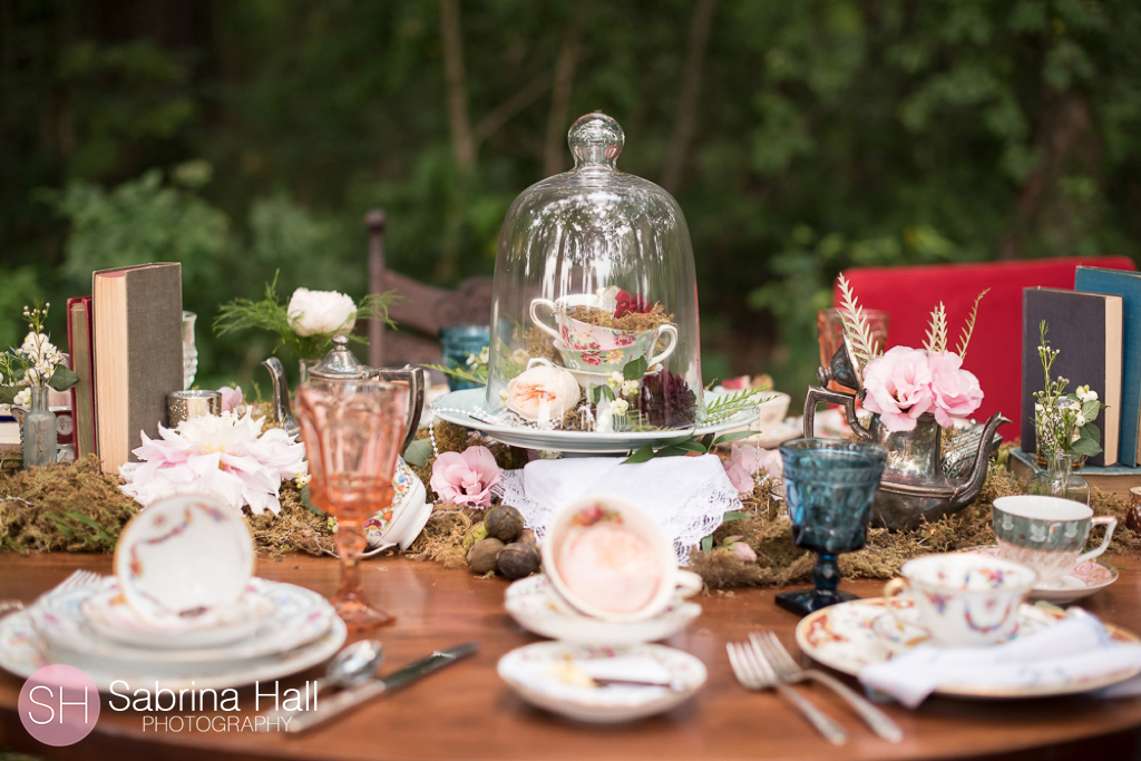 Alice In Wonderland Wedding Details