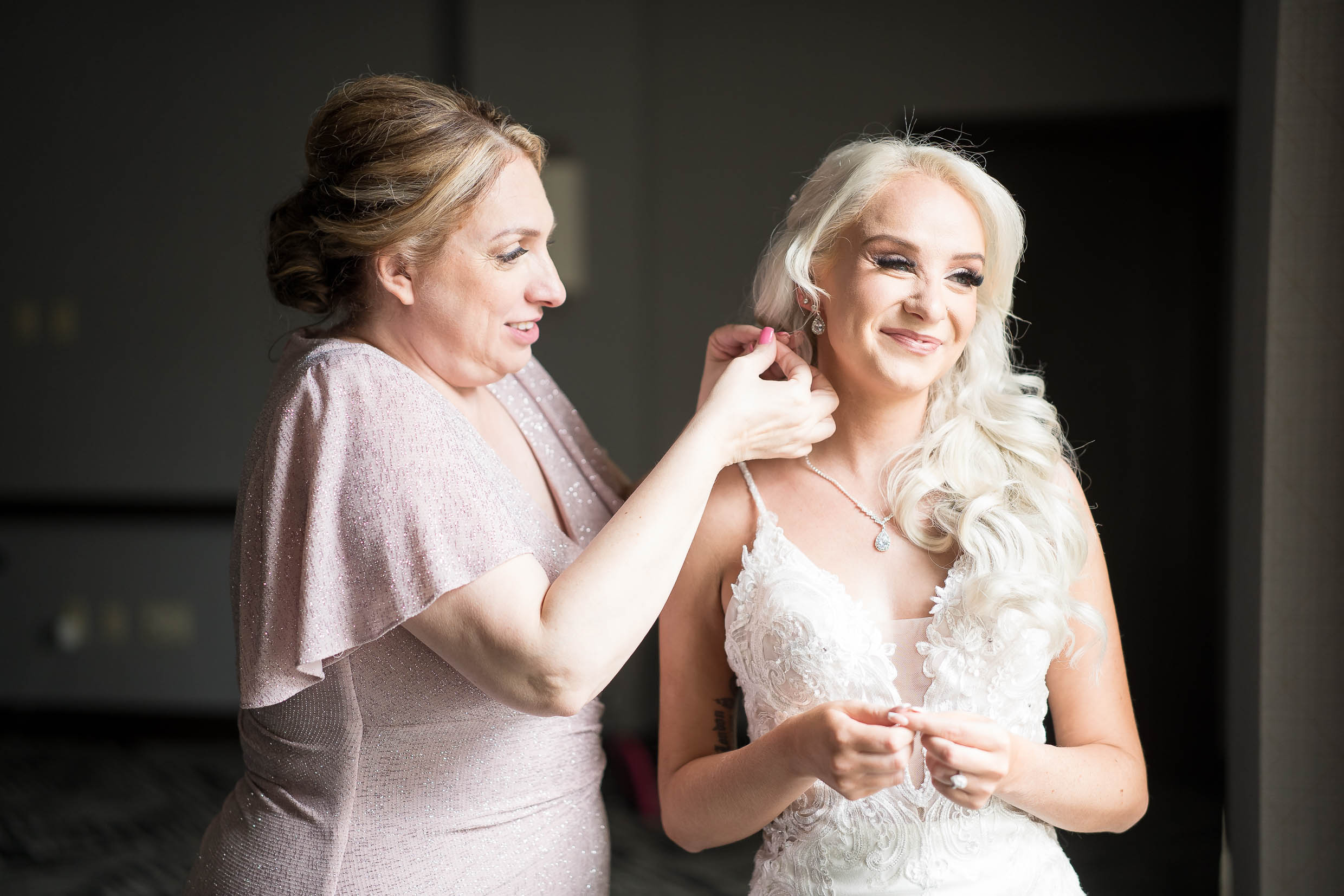Getting Ready Wedding Day Photos