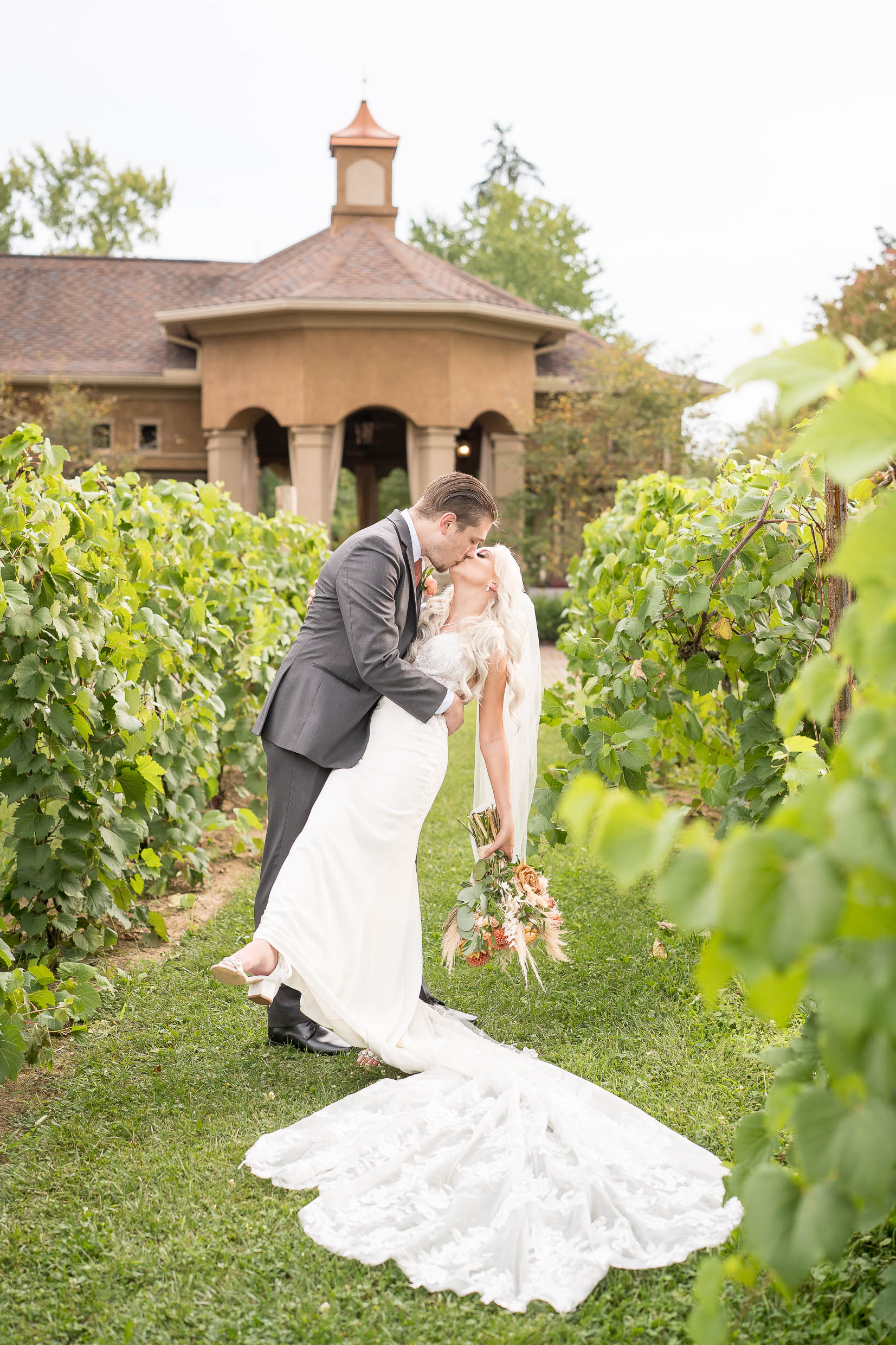Gervasi Vineyard Wedding Photos, Pavilion wedding at Gervasi Vineyard