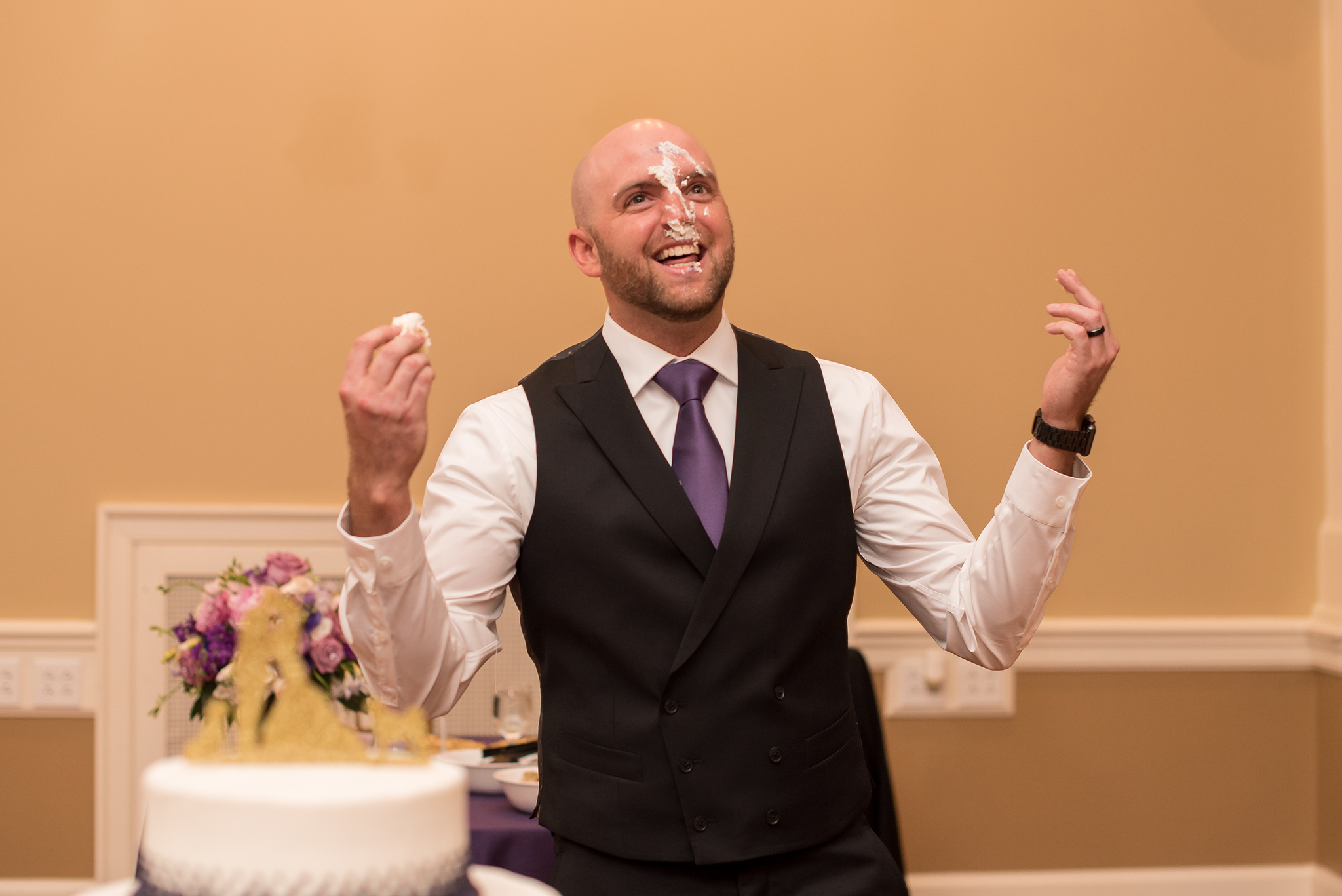 Onesto Wedding Cake Smash