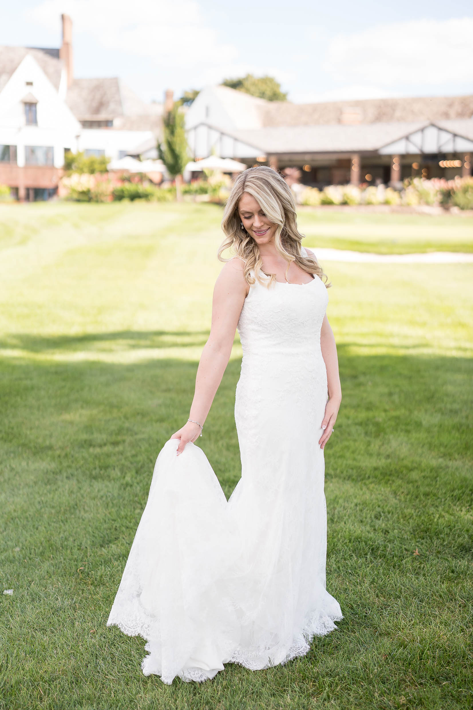 Akron Wedding Photographer, Portage Country Club wedding in Akron Ohio, Bridal portraits