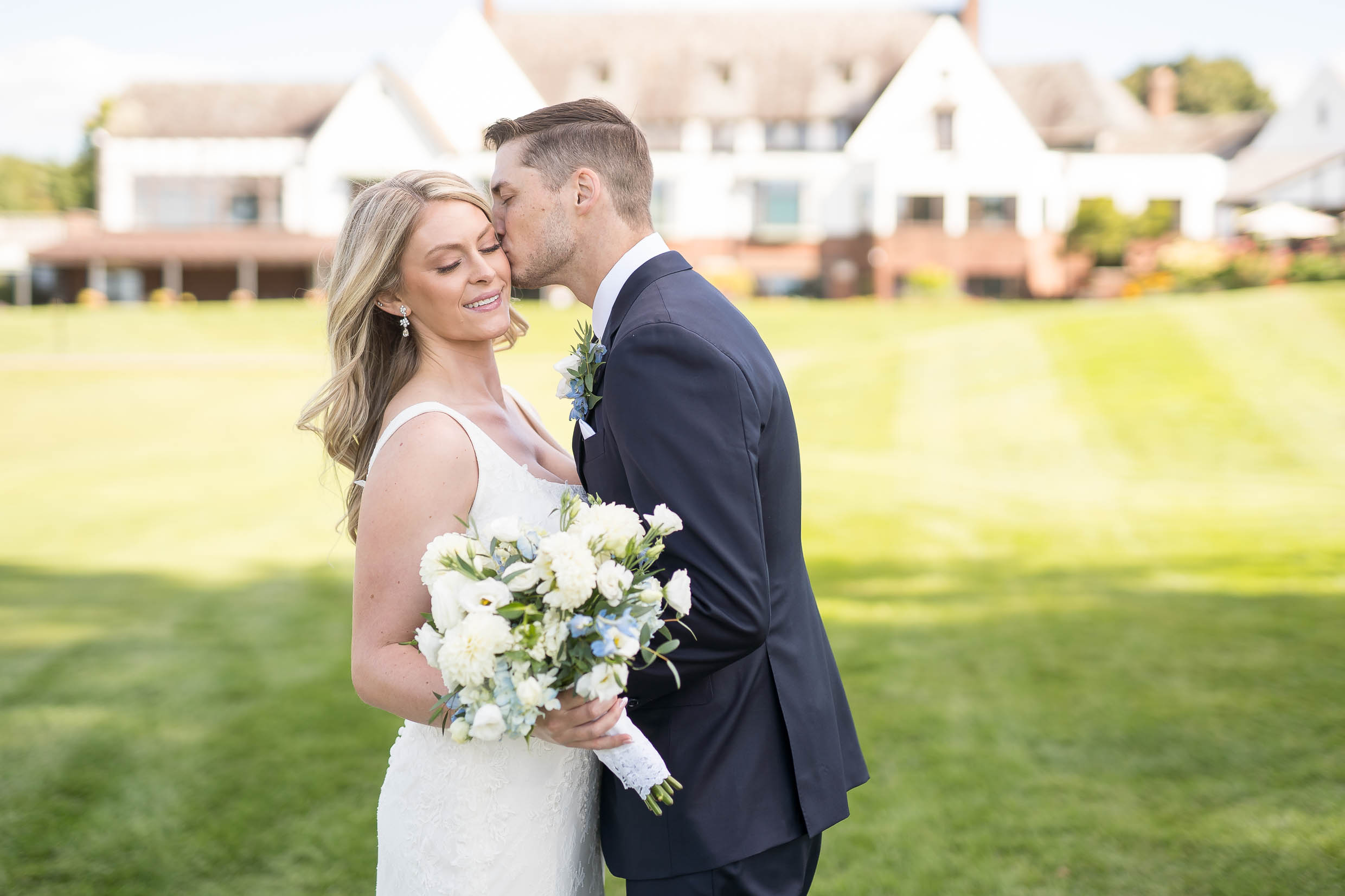 Akron Wedding Photographer, Portage Country Club wedding in Akron Ohio
