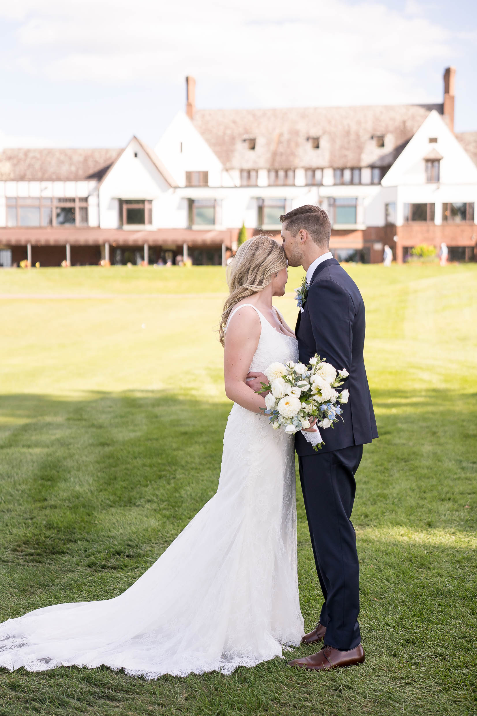 Akron Wedding Photographer, Portage Country Club wedding in Akron Ohio