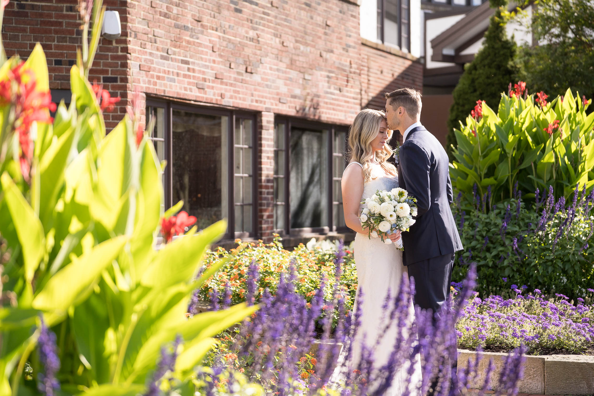 Akron Wedding Photographer, Portage Country Club wedding in Akron Ohio
